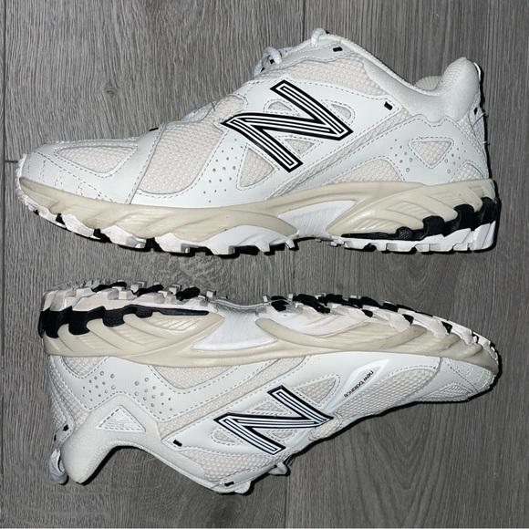 New Balance White and Black Sneakers with Chunky Midsole - Picture 3 of 12